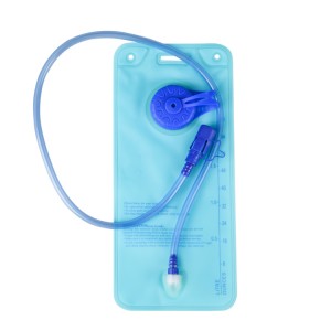 Are there child-friendly or youth-sized hydration bladder options with smaller sizes and features suitable for younger users?