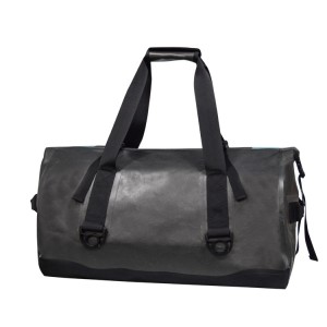 Akpa duffel enweghị mmiri n'èzí